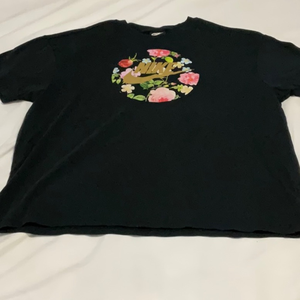 Nike top